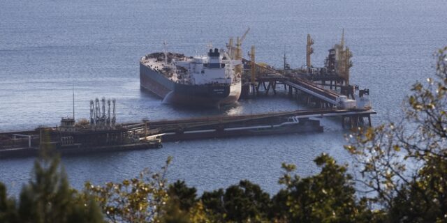 Ρωσία: Μειώνονται τα έσοδά της μετά το πλαφόν στην τιμή πετρελαίου