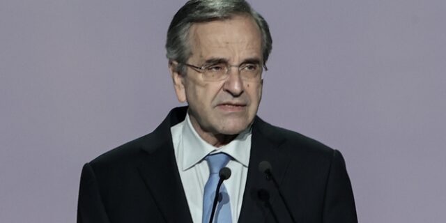 “Καρφιά” Σαμαρά κατά Μητσοτάκη για την κηδεία του τέως βασιλιά Κωνσταντίνου 