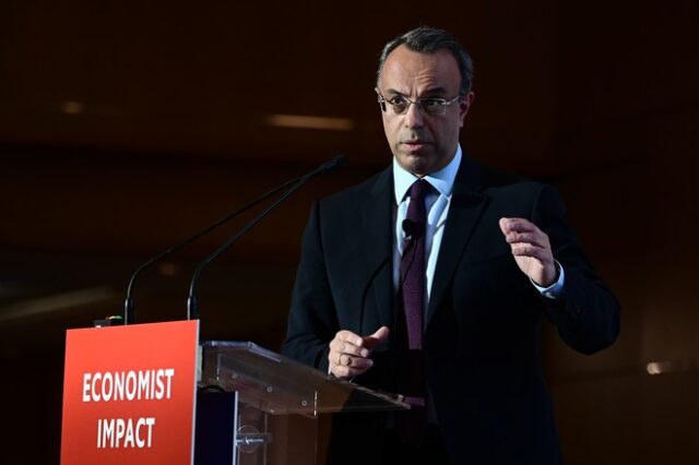 Σταϊκούρας στον Economist: “Η Ελλάδα τα κατάφερε και γύρισε σελίδα”