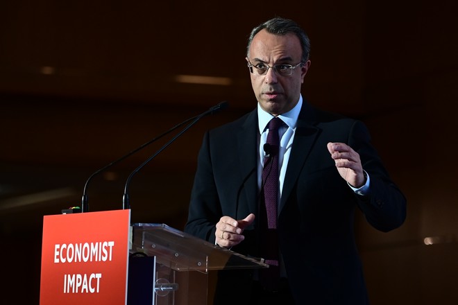 Σταϊκούρας στον Economist: “Η Ελλάδα τα κατάφερε και γύρισε σελίδα”