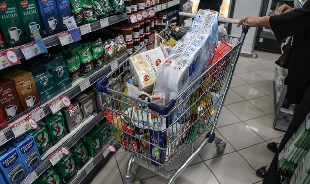 ΕΕΚΕ: Τι πρέπει να προσέχουν οι καταναλωτές κατά τις αγορές τους στο σούπερ μάρκετ