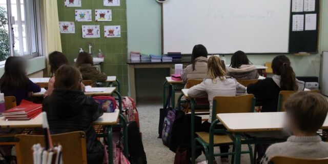 Νίκος Φίλης: Επιμόρφωση εκπαιδευτικών από ΙΕΠ κατάλληλη για χρυσαυγίτικες συνάξεις