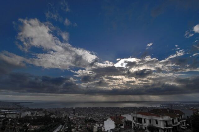 Καιρός Θεσσαλονίκη: Παροδικές νεφώσεις με αστάθεια το μεσημέρι