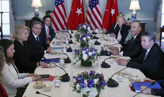 Τσαβούσογλου: Κάλεσε τις ΗΠΑ να διατηρήσουν ίσες αποστάσεις απέναντι σε Τουρκία και Ελλάδα
