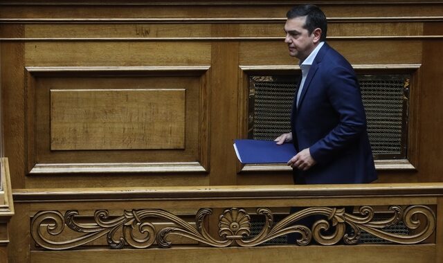 Δρομολογεί εξελίξεις ο Τσίπρας: Παρέμβαση την Τετάρτη στη Βουλή για τις υποκλοπές 