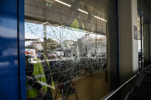 Νέα Σμύρνη: Μέλη του Ρουβίκωνα προκάλεσαν φθορές σε γραφεία εταιρείας