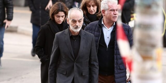 Άλκης Καμπανός: Η κατάθεσή της αδερφής του –  “Δεν θυμάμαι περιστατικό που να είχε σηκώσει χέρι”