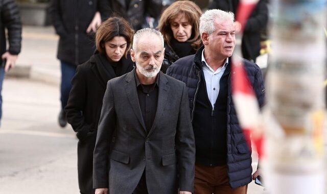 Άλκης Καμπανός: Η κατάθεσή της αδερφής του – “Δεν θυμάμαι περιστατικό που να είχε σηκώσει χέρι”