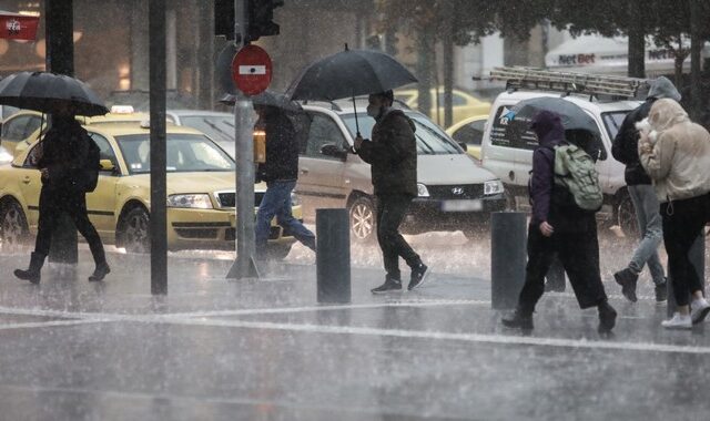 Καιρός: Νεφώσεις και βροχές το Σαββατοκύριακο – Άνεμοι έως 7 μποφόρ