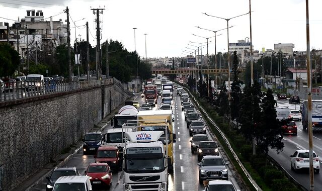 Κίνηση στους δρόμους: Μποτιλιάρισμα σε Ποσειδώνος και Κηφισό – LIVE ΧΑΡΤΗΣ