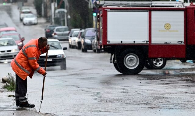 Κακοκαιρία: Πολλά προβλήματα σε όλη τη χώρα, εκατοντάδες κλήσεις στην πυροσβεστική – Πού συνεχίζονται τα φαινόμενα