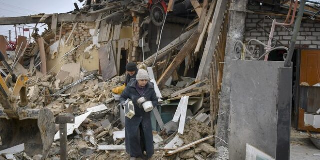 Ουκρανία: Συνεχίζεται το ρωσικό σφυροκόπημα – Μπαράζ εκρήξεων στο Κίεβο