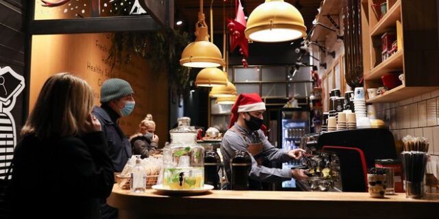 Δώρο Χριστουγέννων σε 1.186 εργαζόμενους κατέβαλαν 232 επιχειρήσεις μετά από παρέμβαση της Επιθεώρησης Εργασίας