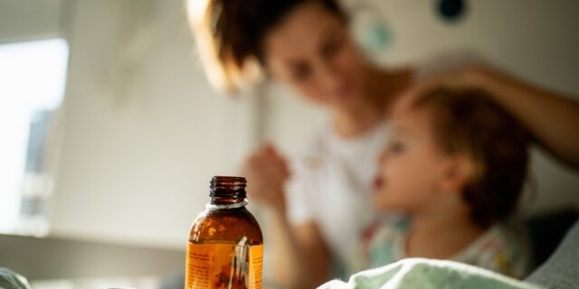 ΠΟΥ: Έρευνα σε φαρμακευτικές για αντιβηχικά σιρόπια που φέρονται να ευθύνονται για θανάτους παιδιών