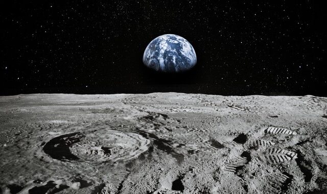 Διαστημικό κλικ: Εκπληκτική φωτογραφία της Γης που τραβήχτηκε από τη Σελήνη