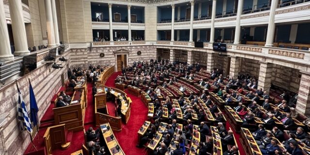 Πρόταση δυσπιστίας: Ολοκληρώθηκε η συζήτηση