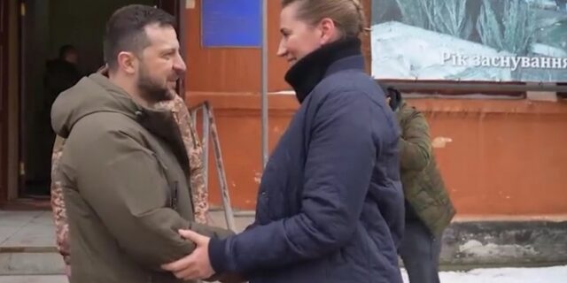 Ζελένσκι: Επισκέφθηκε το Μικολάιφ – Συνάντηση με την πρωθυπουργό της Δανίας