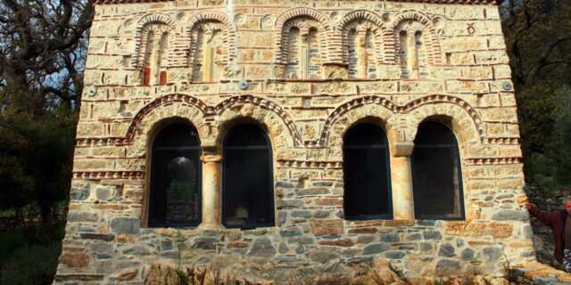 Ναϊτες Ιππότες: Το άγνωστο πέρασμα από τη Δυτική Μάνη και η “αλλόκοτη” Αγία Τριάδα