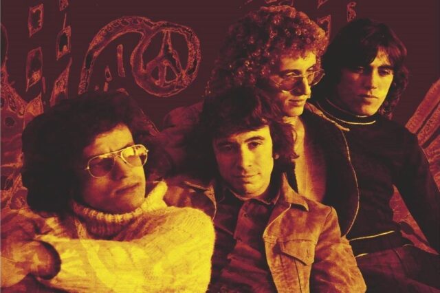 Είδαμε “Τα 4 επίπεδα της ύπαρξης”: Πώς μια ελληνική ροκ μπάντα των ’70ς πήρε Grammy