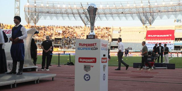 Live το Superbet Super Cup ανάμεσα στην ΑΕΚ και τον ΟΦΗ στο Παγκρήτιο Στάδιο