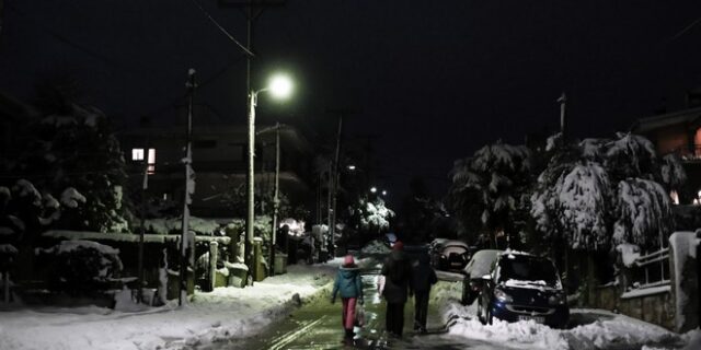 Στο έλεος της κακοκαιρίας Μπάρμπαρα η χώρα – Δύσκολη νύχτα με ένταση των φαινομένων