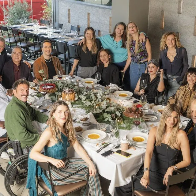 10 αγαπημένα πρόσωπα κάνουν Χριστούγεννα με το OW