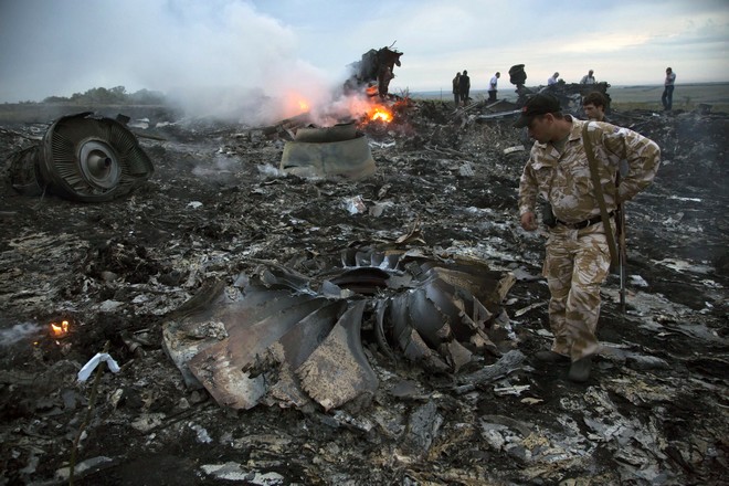 Κατάρριψη πτήσης MH17: Ενδείξεις περί εμπλοκής του Πούτιν αλλά ανεπαρκή τα ευρήματα για δίωξη