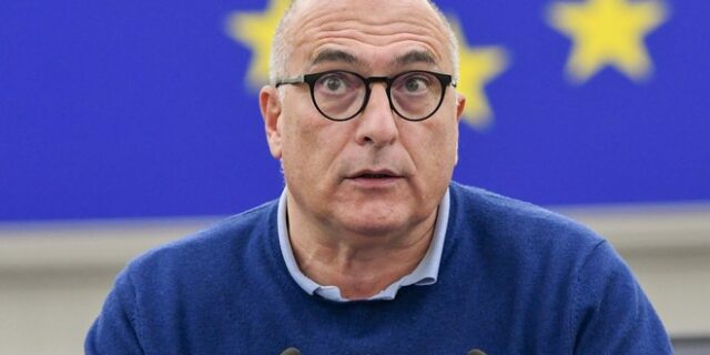 Qatargate: Σε κατ’ οίκον περιορισμό ο ευρωβουλευτής Κοτσολίνο