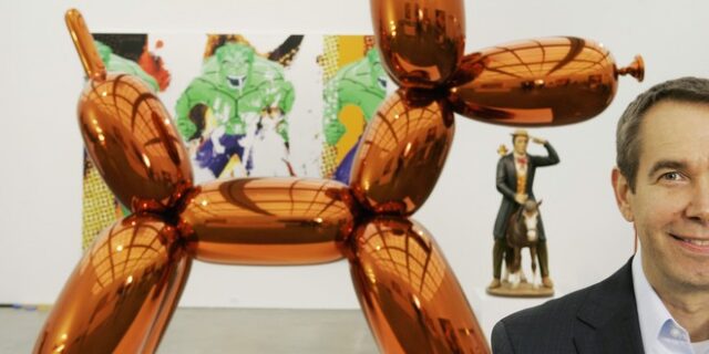 ΗΠΑ: Επισκέπτρια γκαλερί έσπασε γλυπτό “Balloon Dog” του καλλιτέχνη Τζεφ Κουνς