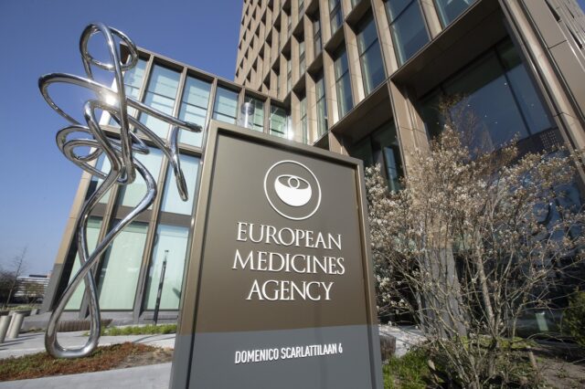 EMA: Βελτιώνεται η κατάσταση με τον κορονοϊό στην Ευρώπη – Προς σύσταση για 1 εμβόλιο τον χρόνο