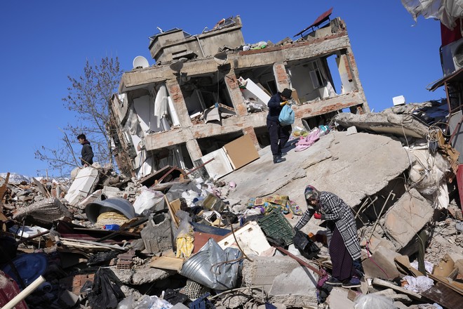 Σεισμός στη Συρία: Σχεδόν 300.000 εκτοπισμένοι – Άνοιξαν καταφύγια για τους σεισμόπληκτους
