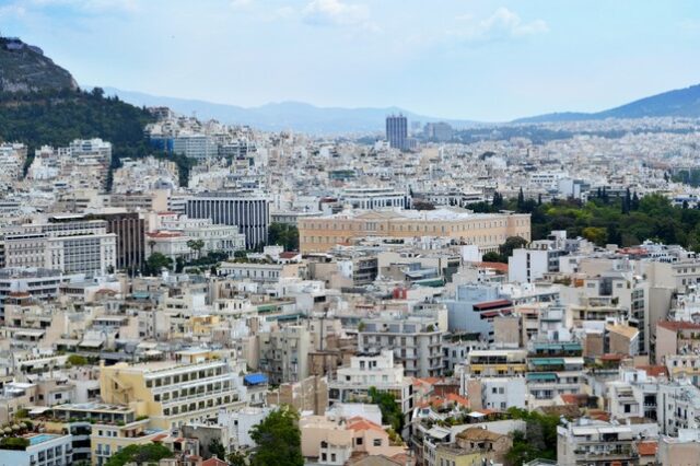 Πού κυμαίνονται οι τιμές πώλησης κατοικιών στις πιο “ασφαλείς” περιοχές στο κέντρο της Αθήνας και τα προάστια