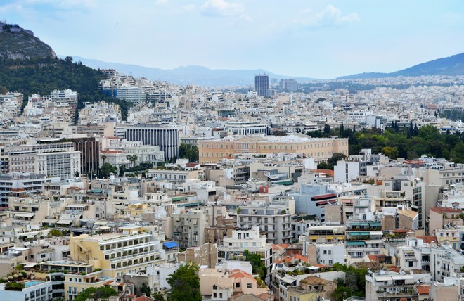 Πού κυμαίνονται οι τιμές πώλησης κατοικιών στις πιο “ασφαλείς” περιοχές στο κέντρο της Αθήνας και τα προάστια