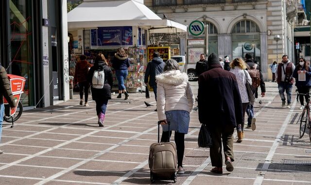 Καιρός Αθήνα: Αίθριος με λίγες νεφώσεις