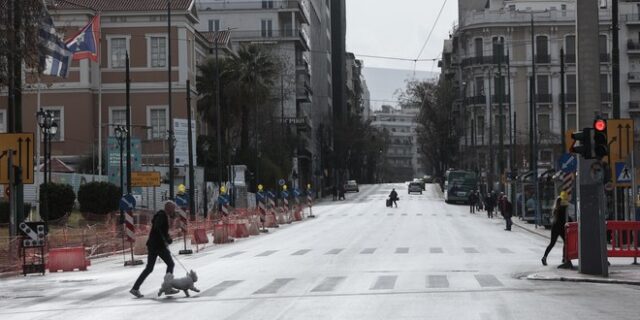 Καθαρά Δευτέρα: “Έρημη πόλη” η Αθήνα λόγω τριημέρου – Εικόνες από τους άδειους δρόμους