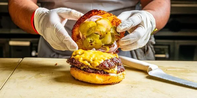 Μερικά από τα καλύτερα burgers που θα βρεις στην Αθήνα