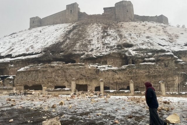 Σεισμός στην Τουρκία: Αδιανόητες εικόνες – Ισοπεδώθηκε κάστρο 2.200 ετών