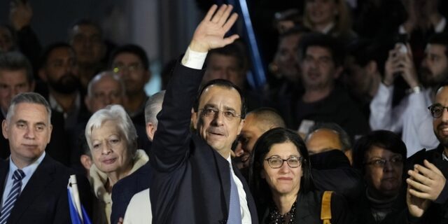 Κύπρος: Ανακοινώθηκε το νέο υπουργικό συμβούλιο – Υφυπουργός Πολιτισμού ο Μιχάλης Χατζηγιάννης