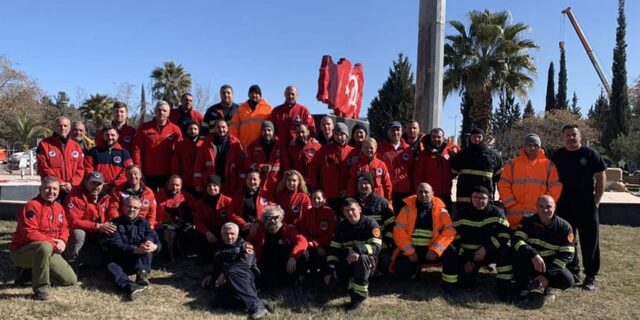 Σεισμός στην Τουρκία: Χειροκροτήματα για την Ελληνική Ομάδα Διάσωσης στην Κωνσταντινούπολη