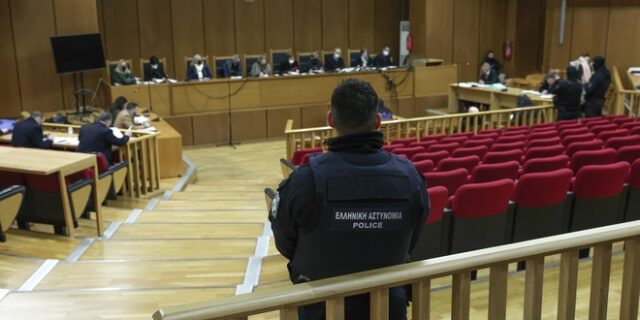 Δίκη Χρυσής Αυγής: “Ξέρανε τι είχε έρθει να κάνει ο Ρουπακιάς, γι’ αυτό του ανοίξανε χώρο” κατέθεσε μάρτυρας της δολοφονίας Φύσσα
