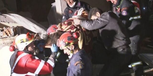 Σεισμός: Το “ευχαριστώ” των Τούρκων στους Έλληνες διασώστες – Συγκινητικές αναρτήσεις