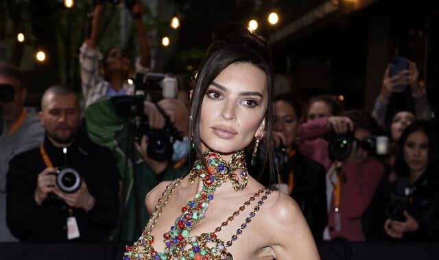 Emily Ratajkowski: Η γυμνή ανάρτηση με τον σύντροφό της, Eric André