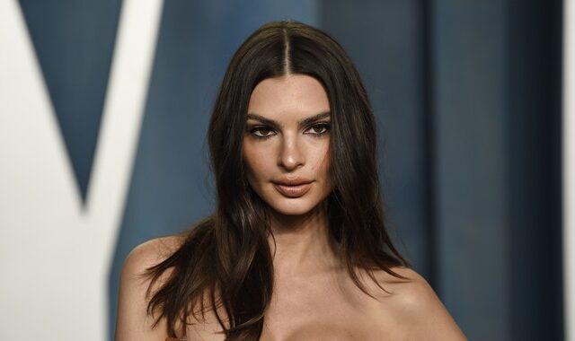 Emily Ratajkowski: Η πιο τολμηρή φωτογράφηση που έχει κάνει ποτέ