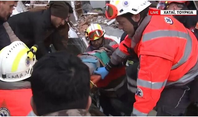 Σεισμός στην Τουρκία: Επιχείρηση διάσωσης από την ΕΜΑΚ – Τα χειροκροτήματα για τη διάσωση 6χρονης