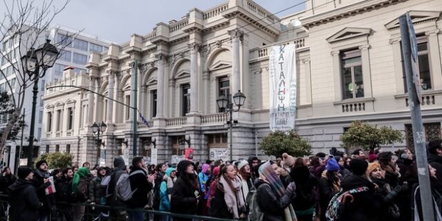 Δεληβοριάς, Βλάχος, Σάττι και πολλοί καλλιτέχνες στη συναυλία αλληλεγγύης στο Τσίλερ – “Δε φεύγουμε – Τώρα θα μας ακούσετε”