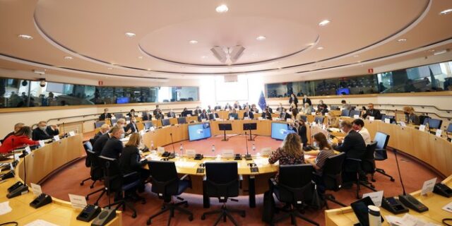 Ευρωπαϊκό Κοινοβούλιο: Υιοθετεί μεταρρυθμίσεις για το lobbying μετά το QatarGate