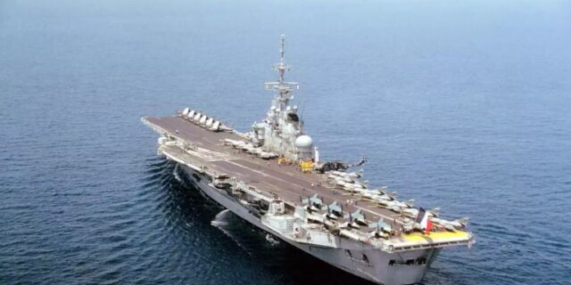 Βυθίστηκε στον Ατλαντικό το αεροπλανοφόρο Foch: Αντιδράσεις από περιβαλλοντικές οργανώσεις