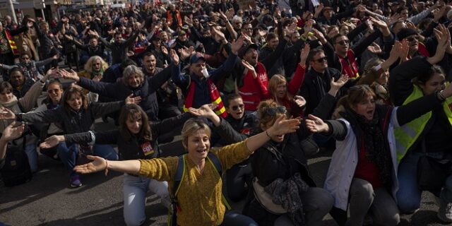 Γαλλία: Σε απεργιακό κλοιό από την Τρίτη η χώρα