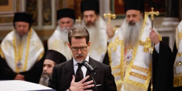 Παύλος Γλύξμπουργκ: “Δεν είμαστε εδώ για να αλλάξουμε το Σύνταγμα, αλλά για να βοηθήσουμε τη χώρα”