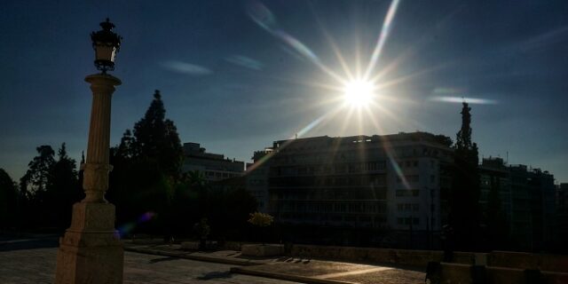 Καιρός: Αίθριος με ζέστη τη Δευτέρα – Πού θα φτάσει τους 34 βαθμούς η θερμοκρασία